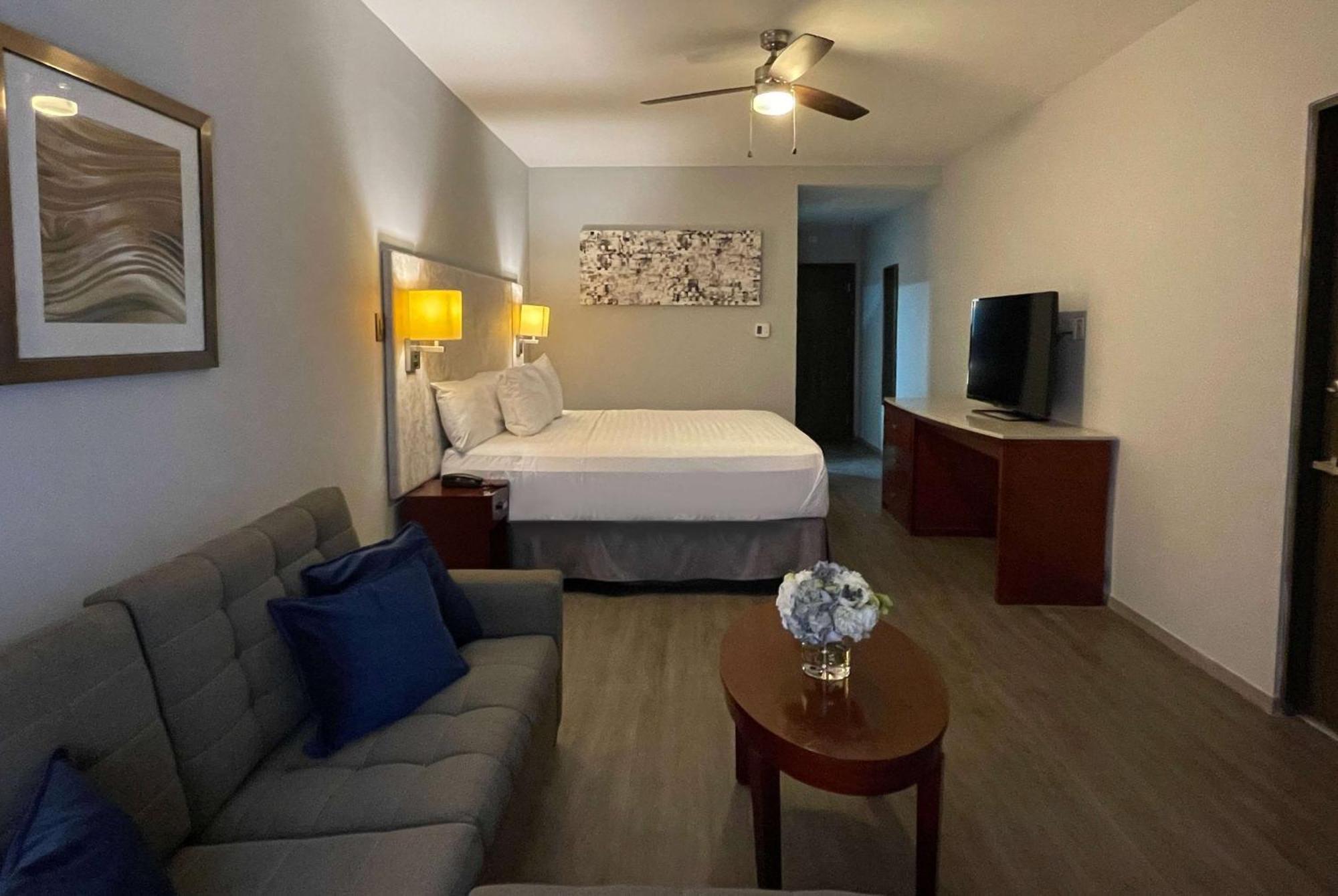 Esplendor By Wyndham Los Mochis Country Place Exterior photo
